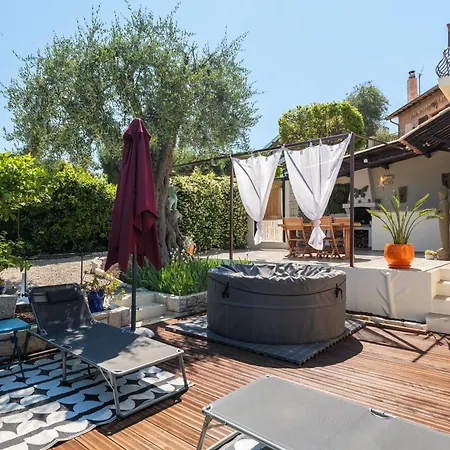 Charming Sea View With Jacuzzi And Private Garden Villa *